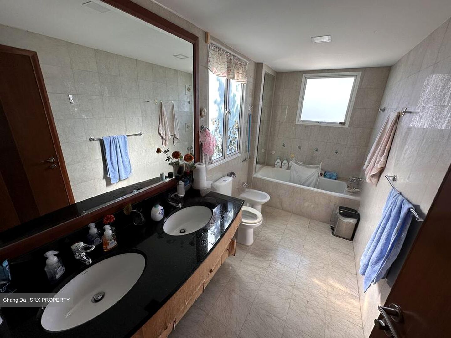 Stratton Green (D28), Terrace #568866931